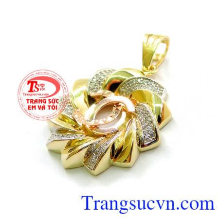 Mặt nữ hoa chanel thời trang