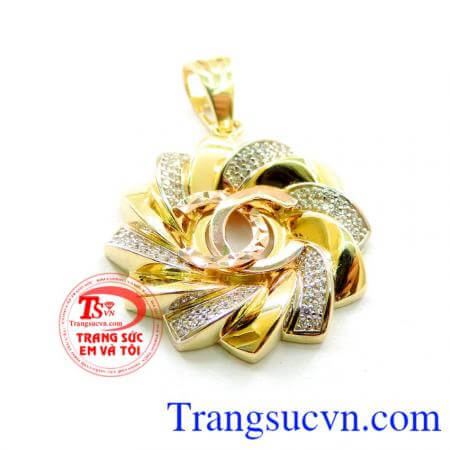 mặt dây chuyền thiết kế sang trọng, là món trang sức không thể bỏ lỡ. Mặt nữ hoa chanel thời trang