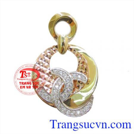 Mặt nữ Chanel 3d, mặt dây chuyền vàng nữ thiết kế 3d nổi nhãn hiệu Chanel thời trang đem lại vẻ đẹp quyến rũ cho người phụ nữ.