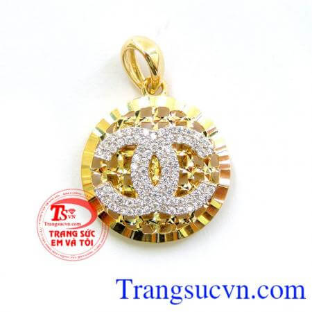 Mặt dây chanel cách điệu, mặt dây chuyền nữ thiết kế tinh tế trên từng chi tiết một.