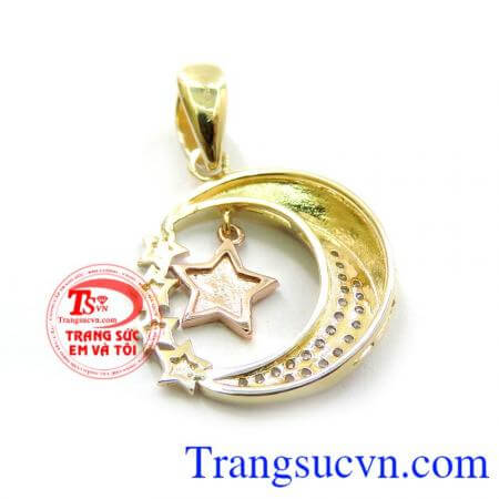 Mặt trăng ôm ngàn sao