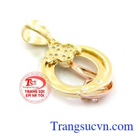 Mặt dây chuyền vàng ngọc nữ.