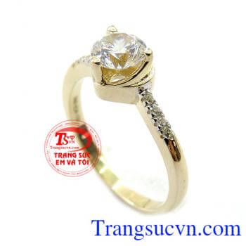 Nhẫn Nữ Trái Tim Đá 10k đẹp. Bàn tay của bạn sẽ thu hút được nhiều ánh nhìn hơn nếu trên tay đeo mẫu nhẫn nữ đính đá to đẹp này mang lại một vẻ đẹp sang trọng quý phái hợp thời trang với xu hướng hiện nay.