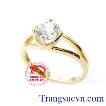Chiếc Nhẫn Nữ Nhỏ Xinh chất lượng bền đẹp. Chiếc Nhẫn Nữ Nhỏ Xinh được đính kim cương nhân tạo đầy đam mê và toát lên được vẻ đẹp kiêu xa.