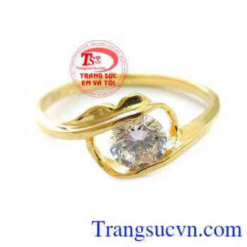 Với thiết kế nhỏ nhắn xinh xắn nhẫn dạng đeo tay nữ đẹp thêm phần trẻ trung duyên dáng là sản phẩm được các bạn nữ rất yêu thích.