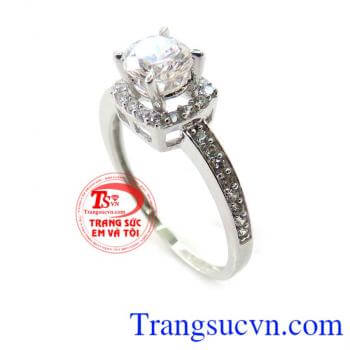 Nhẫn 10k Trắng chất lượng. Trang sức em và tôi chuyên cung cấp các loại nhẫn nữ đẹp, uy tín và chất lượng sang trọng dịu dàng đáng yêu chất liệu vàng 10k thiết kế tinh tế đơn giản mà năng động và thời trang, tôn lên nét cá tính của bạn.