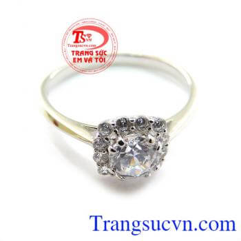 Nhẫn Nữ Vàng Trắng 10k Cá Tính chất lượng cao. chiếc nhẫn vàng trắng cho nữ chất lượng đảm bảo,phù hợp làm quà tặng vợ,người yêu trong các dịp sinh nhật,08/03 vv... Đeo hợp thời trang,Uy tín được khách hàng bình chọn