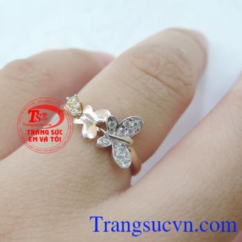 Nhẫn Nữ Cánh Bướm Dễ Thương đeo xinh xinh trên ngón tay đeo nhẫn, nhẫn nữ bảo hành 6 tháng giao toàn quốc, thanh toán an toàn.