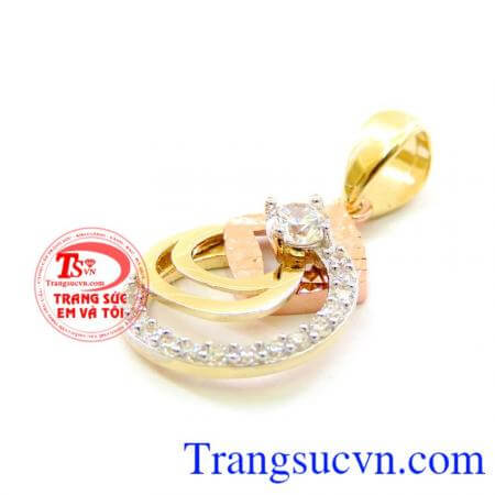 Mặt dây chuyền 10k đẹp xinh, phù hợp làm món quà ý nghĩa vào những dịp đặc biệt.