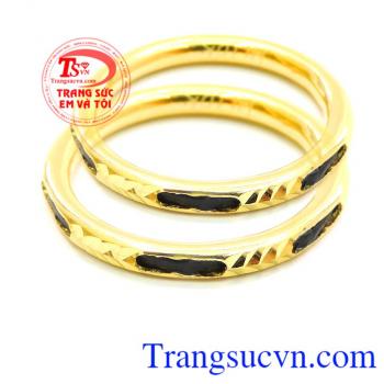 Cặp Nhẫn Cưới Lông Đuôi Voi mang lại may mắn hạnh phúc sức khỏe tránh gió cảm nắng còn là biểu tượng của tình yêu, khi vợ chồng trao cho nhau cặp nhẫn cưới lông đuôi voi sẽ được hạnh phúc trọn đời