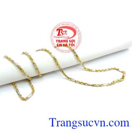 Dây chuyền nữ vàng tây quý phái kết hợp cùng mặt dây chuyền nữ tinh tế và quyến rũ
