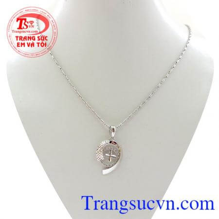 Bộ dây chuyền làm tăng vẻ sang trọng cũng như quyễn rũ cho phái đẹp. Bộ dây chuyền 10k nữ xinh xắn
