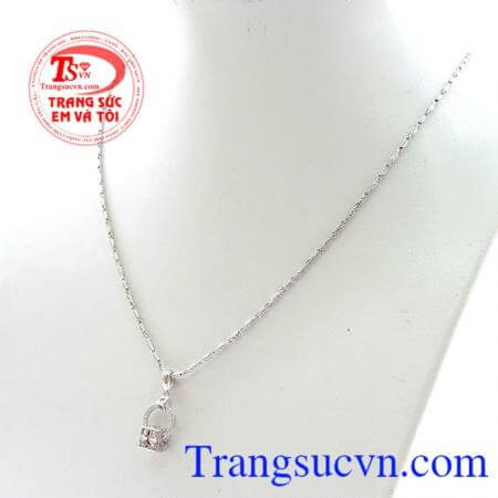 Bộ mặt dây ổ khóa tình yêu gắn kết tình yêu thương vàng 10k, giao hàng trên toàn quốc.