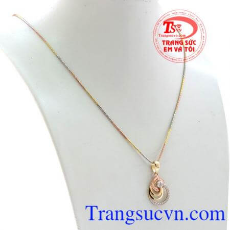 Bán bộ trang sức, thiết kế bộ trang sức theo yêu cầu, đeo bộ trang sức sẽ tôn lên vẻ đẹp và sự sang trọng.