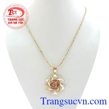 Bộ dây hoa xuân dịu dàng, bộ mặt dây thời trang đẹp, mặt thiết kế cánh hoa sang trọng, đẹp rạng ngời.