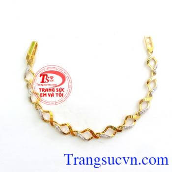 Lắc Tay Nữ Dịu Dàng với thiết kế nhẹ nhàng nhưng không kém phần tinh tế 