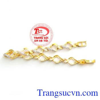 Mang lại vẻ đẹp quyễn rũ cho bạn gái. Lắc Tay Nữ Dịu Dàng