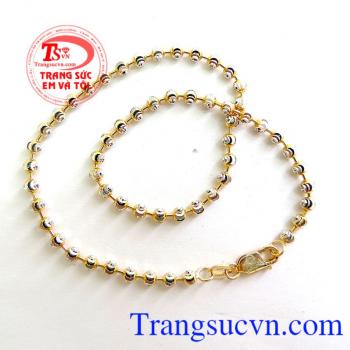 Lắc Chân Bi Nữ 10k vàng đảm bảo uy tín là món quà ý nghĩa nhân dịp các ngày lễ quan trọng.