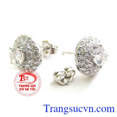 Đôi nụ hoa tai vàng đẹp khách hàng ưa chuộng khi sử dụng sản phẩm là món quà ý nghĩa dành cho phái đẹp,bảo hành 6 tháng