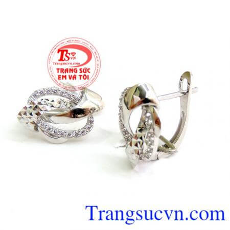 Hoa Tai Nữ Vàng Cao Cấp dành cho nữ tinh tế và phù hợp với người đeo,
