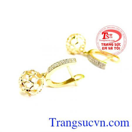 Dễ dàng kết hợp trang phục. Hoa Tai Dior Kiểu Đẹp