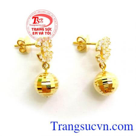 hoa tai vàng món quà ý nghĩa dành cho nữ tinh tế món quà được ưa chuộng. Bông Tai Chanel Vàng Tây Kiểu Sang