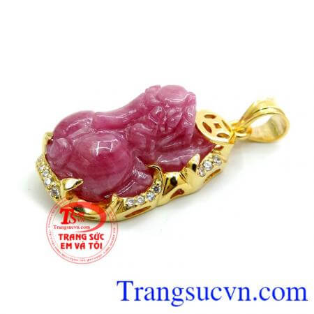 Tỳ Hưu Vàng đá ruby thiên nhiên