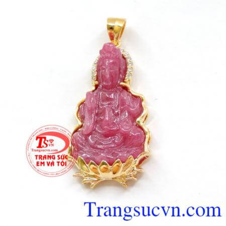 Đá ruby đã tạo nên rất nhiều truyền thuyết và giai thoại trong suốt chiều dài lịch sử nhân loại. Mặt ruby đức mẹ