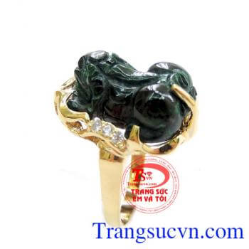 Bán Nhẫn Vàng Tỳ Hưu Nữ Ngọc Cẩm Thạch chất lượng vàng đảm bảo. Nhẫn Vàng Tỳ Hưu Nữ Ngọc Cẩm Thạch dành cho phái đẹp,đem lại nhiều may mắn đến với công danh sự nghiệp, học hành, tiền tài, tình yêu cho người đeo.