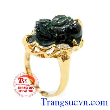 Bán Nhẫn Vàng Tỳ Hưu Nữ Ngọc Cẩm Thạch chất lượng vàng đảm bảo. Nhẫn Vàng Tỳ Hưu Nữ Ngọc Cẩm Thạch dành cho phái đẹp,đem lại nhiều may mắn đến với công danh sự nghiệp, học hành, tiền tài, tình yêu cho người đeo.