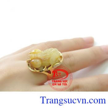 Bán chiếc Nhẫn Nữ Tỳ Hưu Thạch Anh Tóc Đẹp Lạ chất lượng cao mẫu mã đẹp. Nhẫn Nữ Tỳ Hưu Thạch Anh Tóc Đẹp Lạ mang lại may mắn bảo vệ sức khỏe cho chủ nhân