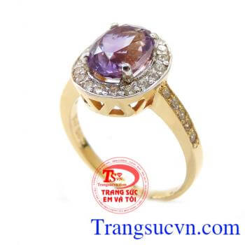 Nhẫn nữ Thạch Anh Tím trang sức phong thủy vừa đẹp vừa chứa đựng nhiều ý nghĩa tốt cho sức khỏe, tốt cho tiền tài. Sản phẩm uy tín chất lượng được giao bán trên toàn quốc.