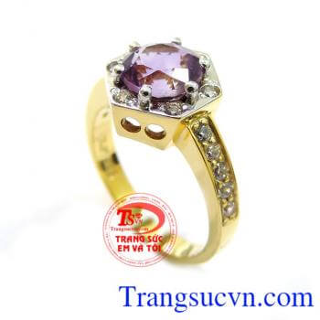 Nhẫn Nữ Thạch Anh Tím Trẻ Trung là món qùa ý nghĩa cho người yêu thương