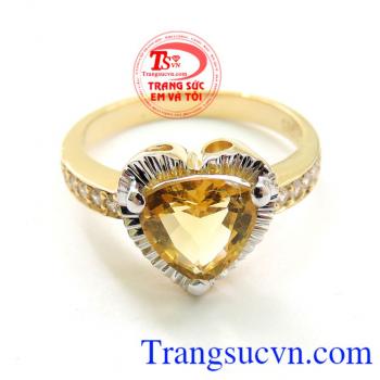 Nhẫn Nữ Thạch Anh Vàng Cá Tính chất lượng cao. Nhẫn Nữ Thạch Anh Vàng Cá Tính Có thể coi đây là món quà ý nghĩa tặng người vợ nhân dịp 13 năm ngày cưới