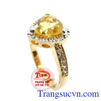 Nhẫn Nữ Thạch Anh Vàng Cá Tính chất lượng cao. Nhẫn Nữ Thạch Anh Vàng Cá Tính Có thể coi đây là món quà ý nghĩa tặng người vợ nhân dịp 13 năm ngày cưới