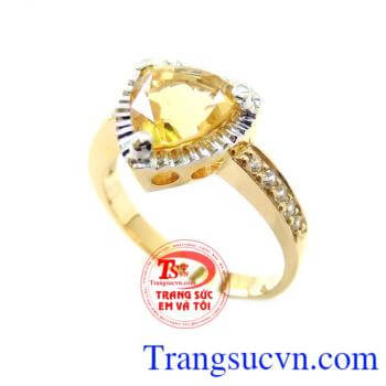 Nhẫn Nữ Thạch Anh Vàng Cá Tính chất lượng cao. Nhẫn Nữ Thạch Anh Vàng Cá Tính Có thể coi đây là món quà ý nghĩa tặng người vợ nhân dịp 13 năm ngày cưới