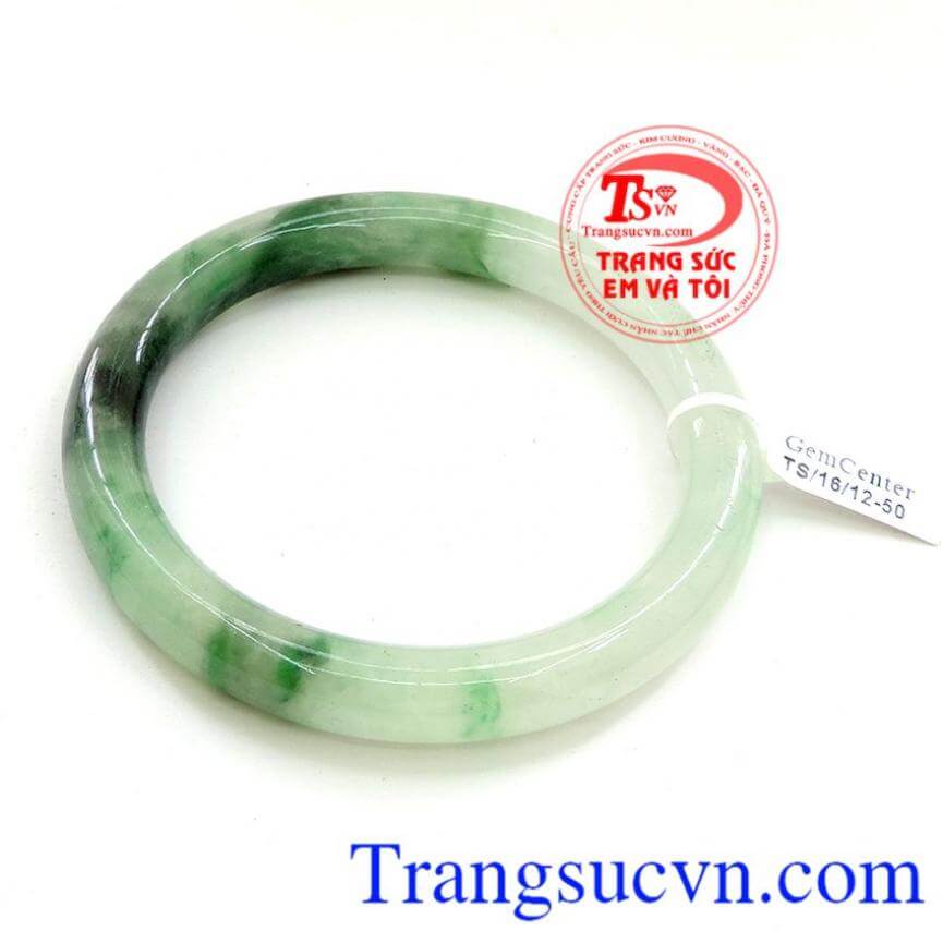 Vòng tay ngọc nữ cá tính