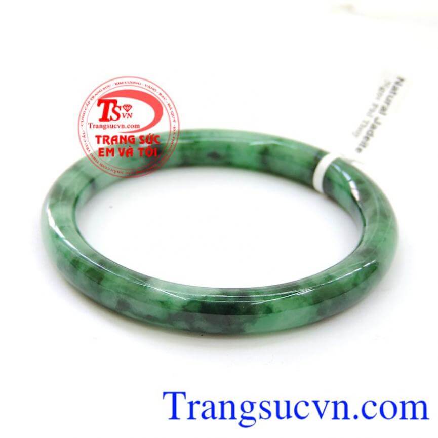 Vòng ngọc non nước