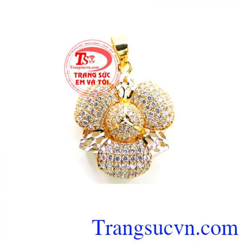 Mặt nữ hoa tai diễm lệ