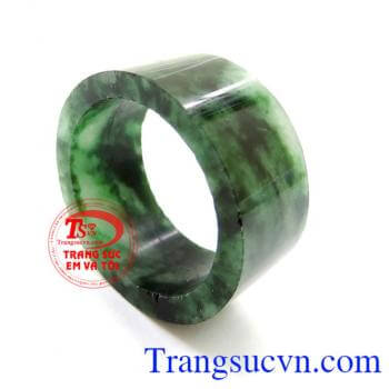 Nhẫn Ngọc Jadeite Tốt Cho Sức Khỏe