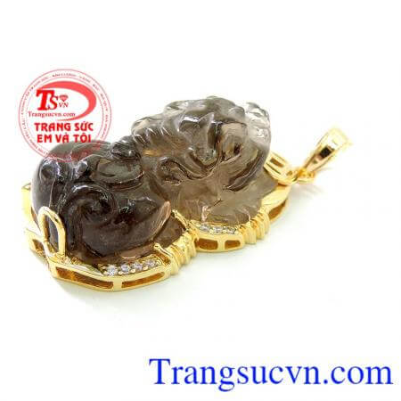 Tỳ hưu biểu tượng của sự may mắn và tài lộc, tỏa ra hào quang của người bề trên