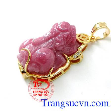 Sở hữu một mặt dây tỳ hưu ruby không những thể hiện cá tính của bản thân mà còn có rất nhiều ý nghĩa trong phong thủy