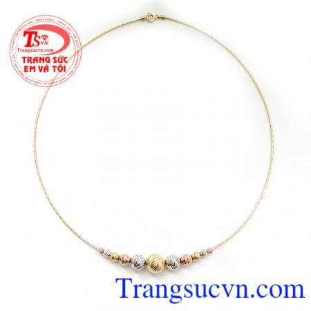 Bộ sản phẩm trang sức vàng nhập khẩu là bộ trang sức hàng đầu được phái nữ ưa chuộng, về cả chất lượng cũng như vẻ đẹp của sản phẩm. Kiềng vàng bi nhập Ý xinh