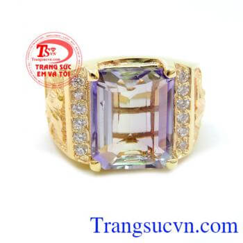 Thạch anh tím tạo sự sảng khoái, tư duy sáng tạo, đặc biệt tốt cho người hoạt động trong lĩnh vực nghệ thuật. Leonardo Da Vinci đã từng nói ” năng lượng diệu kỳ của thạch anh tím giúp giải phóng con người ta khỏi giới hạn, chúng giải phóng bộ não, kích th