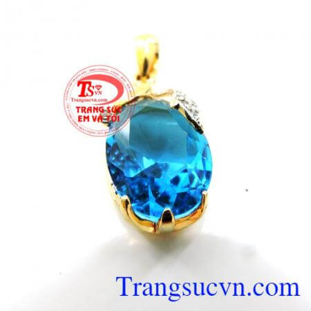 Mặt nữ đá xanh quyến rũ được kết hợp từ đá nhân tạo và vàng tây 10k.