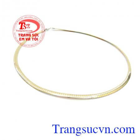 Kiềng vàng nữ quyền lực, chiếc kiềng vàng nữ Ý sáng, bóng thiết kế kiểu dáng quyền lực mang lại vẻ đẹp quyến rũ cho người đeo.