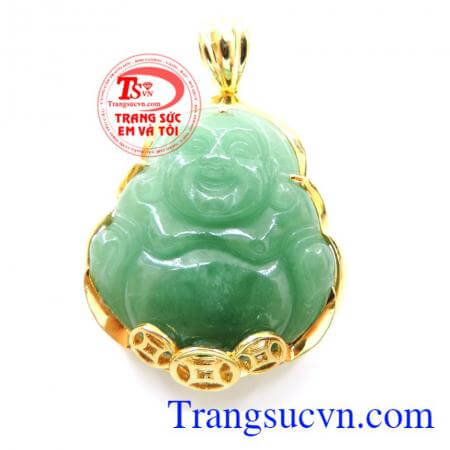 Vị Bồ Tát này mạnh tới mức nó luôn tỏa sáng trên khuôn mặt hiền từ, ông tới đâu ở đó có hạnh phúc