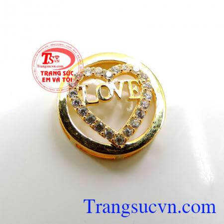 Món quà lý tưởng bạn trai dành cho bạn gái. Mặt nữ trái tim love