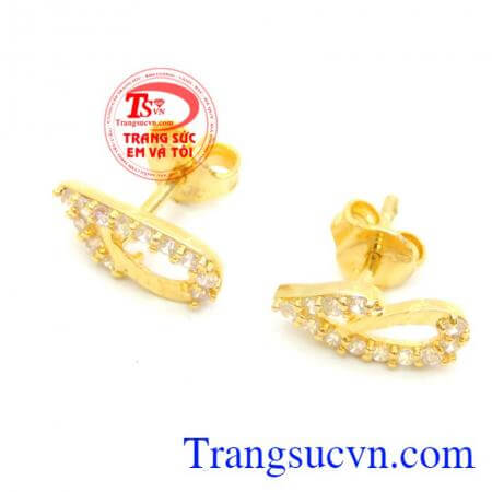 Trang sức EM  VÀ TÔI tin bạn sẽ luôn làm mới bản thân, cuốn hút hơn dù chỉ với một món trang sức nhỏ. Bông tai nữ đằm thắm