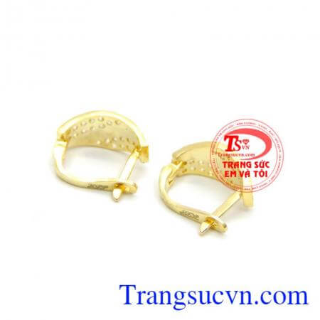 Bông tai cô nàng tóc dài.